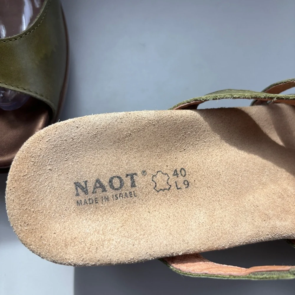 Naot Leather Clog Sandals Size EU 40 US 9 Olive Green Comfort Wedge Buckle Shoes